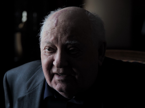 Manski o Gorbačovu, Žilniku, granici umetnosti i propagande…